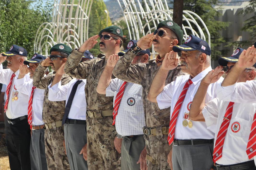 Konya'da vefalı torunlar, kahraman dedelerini unutmadı 7